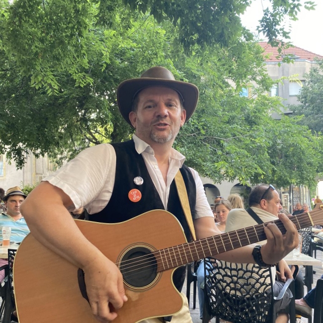 À la Maison (un concert acoustique)